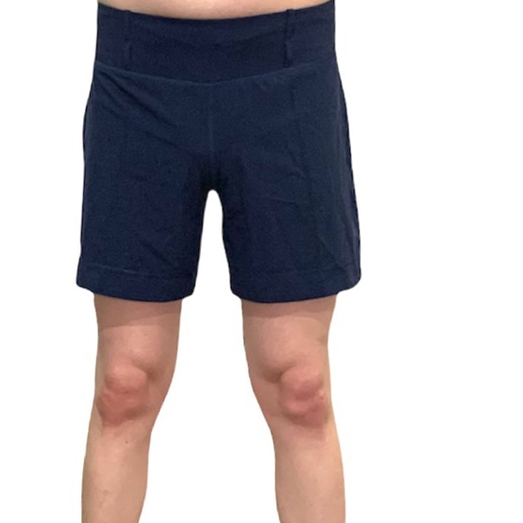 Relaxed fit Lululemon navy blue shorts, soft pink lining - Picture 7 of 8